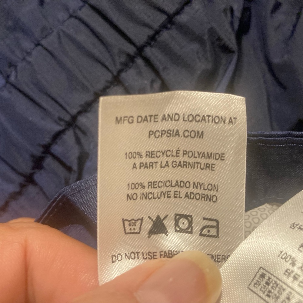 Patagonia Girls Navy rain Jacket - Picture 8 of 8